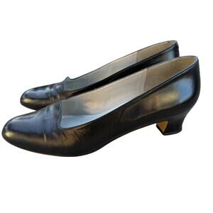 Classic Liz Claiborne Black Leather Low Heel Pumps - 7M